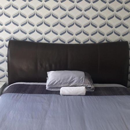 Superking Bedroom Close To The A30 קמבורן מראה חיצוני תמונה