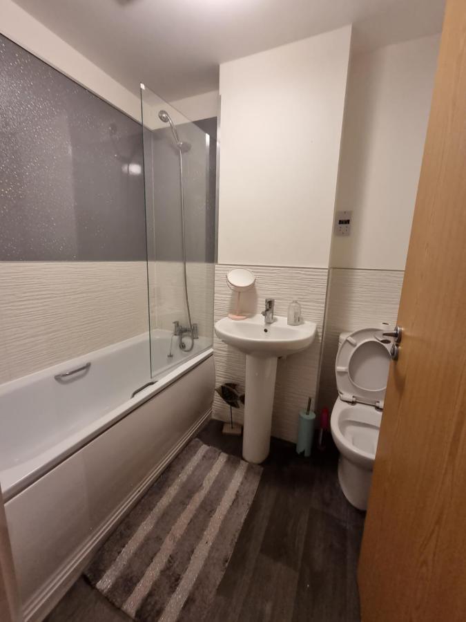 Superking Bedroom Close To The A30 קמבורן מראה חיצוני תמונה