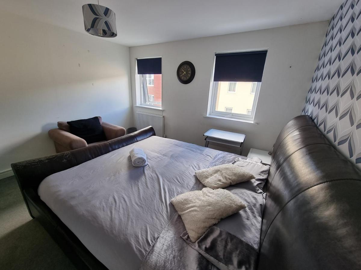 Superking Bedroom Close To The A30 קמבורן מראה חיצוני תמונה